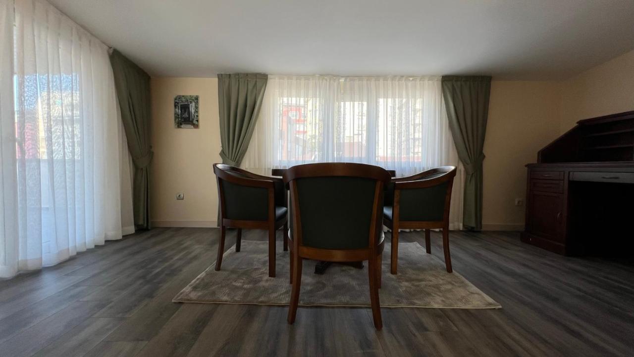 Appartement 200 m2 muhteşem çatı katı, roof à Istambul Extérieur photo